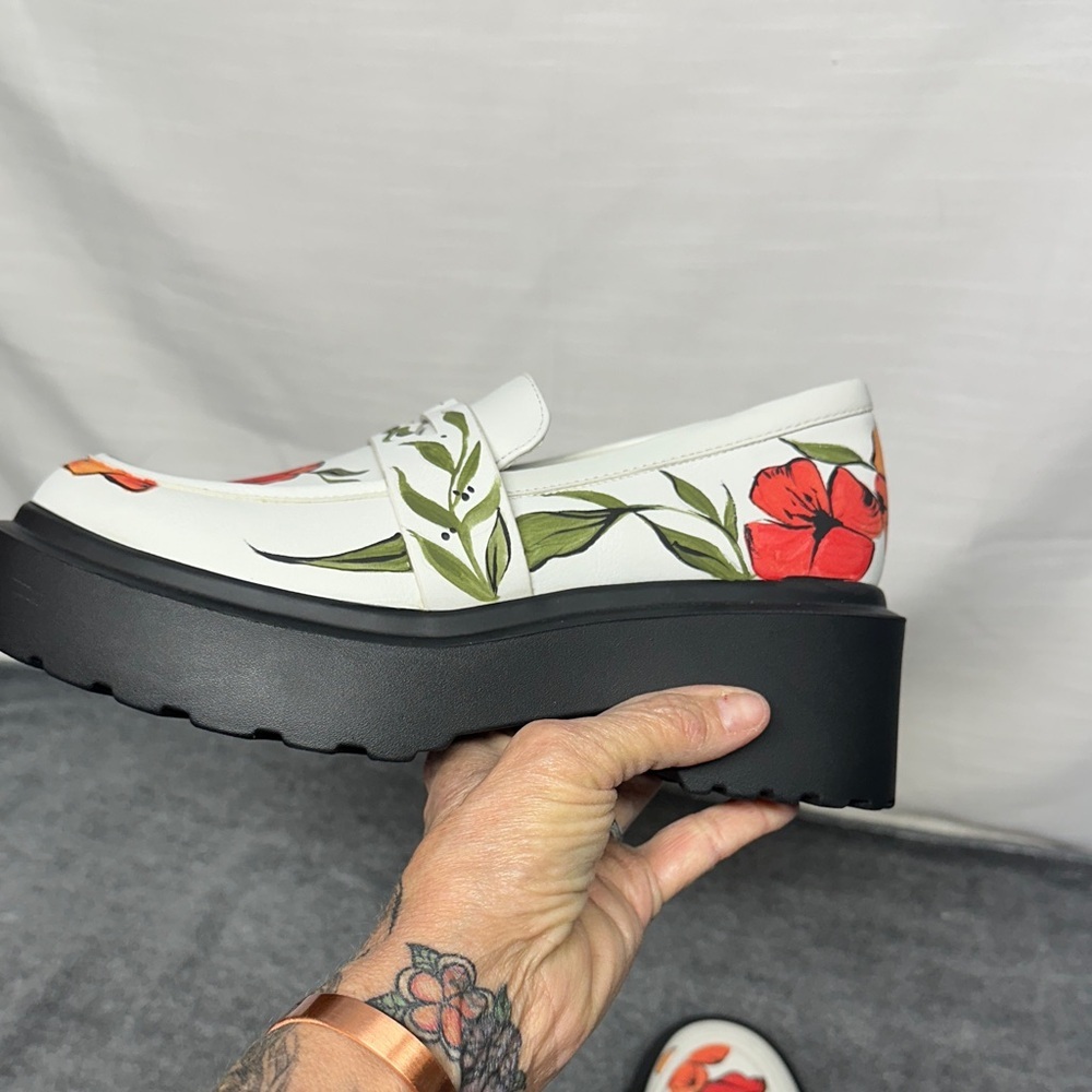 Wild Fable Hand Painted Floral Loafers with Red and Orange Blooms NWOT - Picture 6 of 10